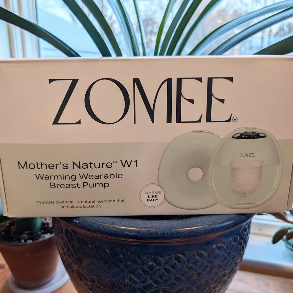 zomee w1 breast pump in box